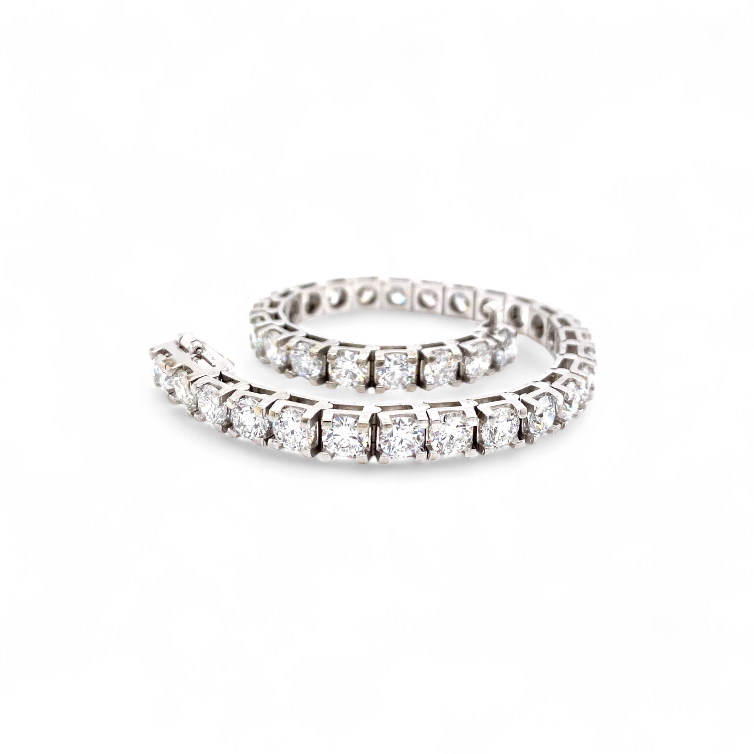 14 Karat white gold tennis bracelet